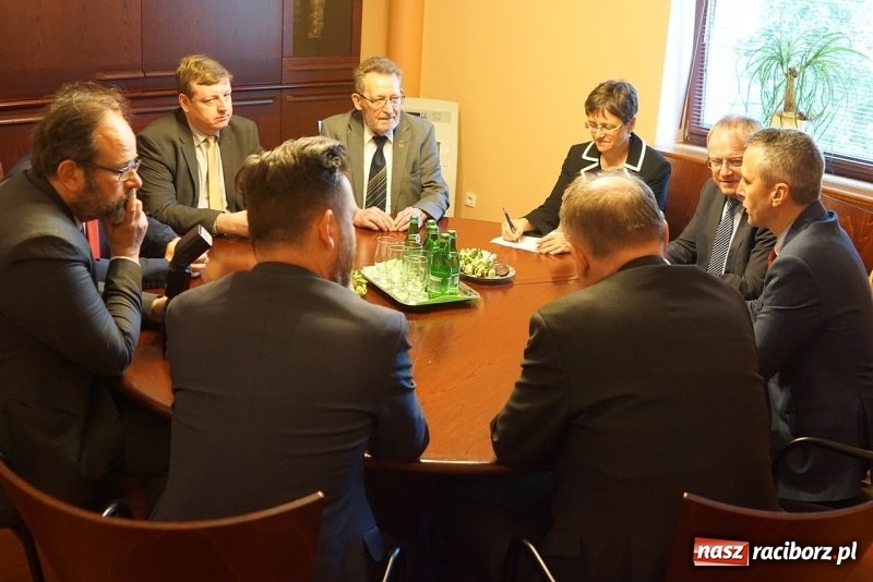 Zdjęcie w galerii na portalu naszraciborz.pl: Ważny polityk niemieckiej CDU u prezydenta Raciborza wiadomości z regionu