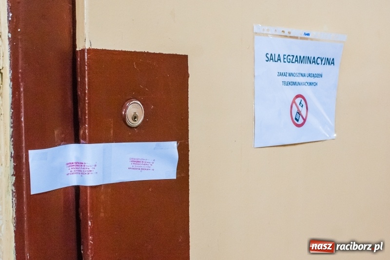 Zdjęcie w galerii na portalu naszraciborz.pl: Maturalne zmagania z językiem angielskim w CKZiU numer 1 wiadomości z regionu