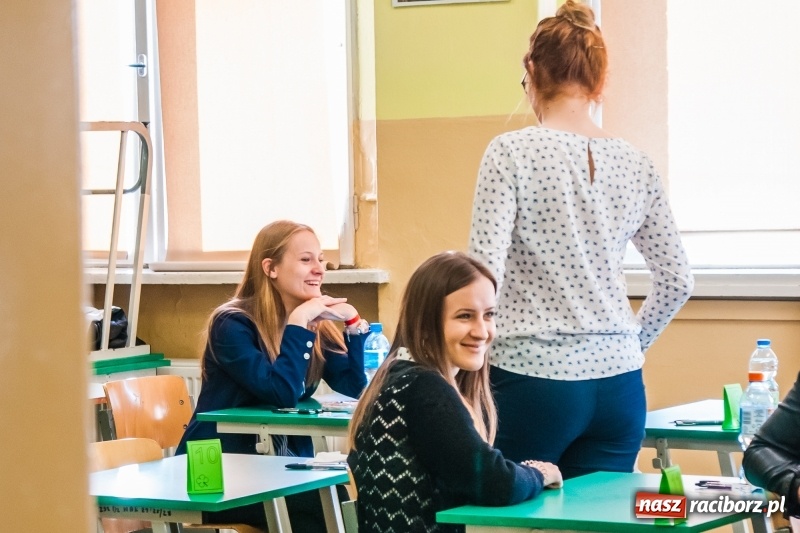 Zdjęcie w galerii na portalu naszraciborz.pl: Maturalne zmagania z językiem angielskim w CKZiU numer 1 wiadomości z regionu
