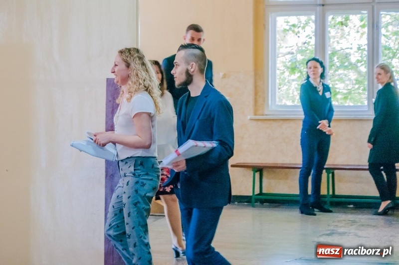 Zdjęcie w galerii na portalu naszraciborz.pl: Maturalne zmagania z językiem angielskim w CKZiU numer 1 wiadomości z regionu