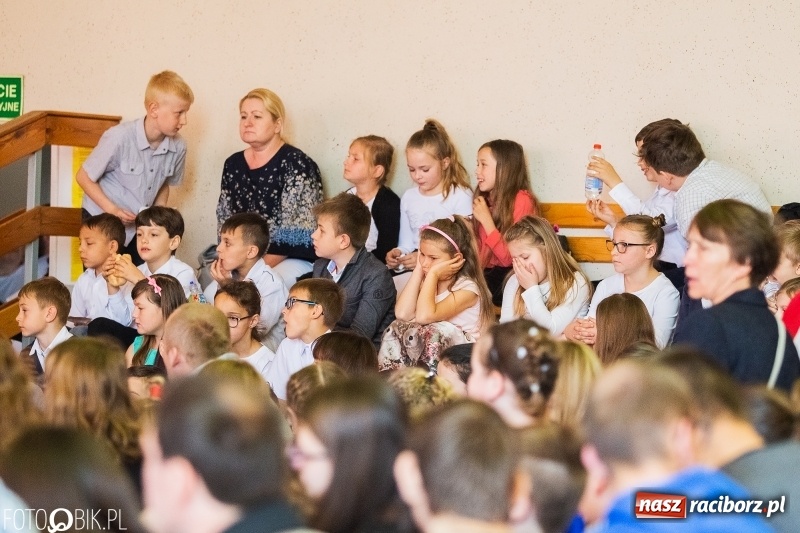 Zdjęcie w galerii na portalu naszraciborz.pl: W Bieńkowicach promowali pozytywne wartości wiadomości z regionu