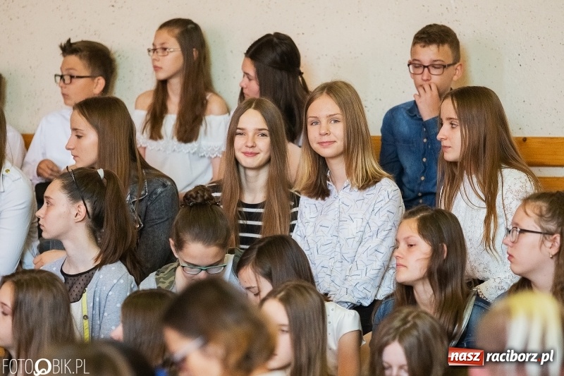 Zdjęcie w galerii na portalu naszraciborz.pl: W Bieńkowicach promowali pozytywne wartości wiadomości z regionu