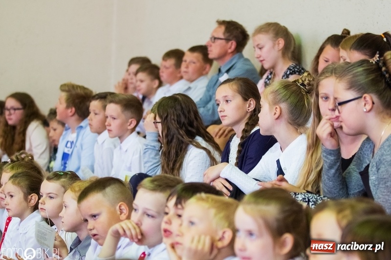 Zdjęcie w galerii na portalu naszraciborz.pl: W Bieńkowicach promowali pozytywne wartości wiadomości z regionu