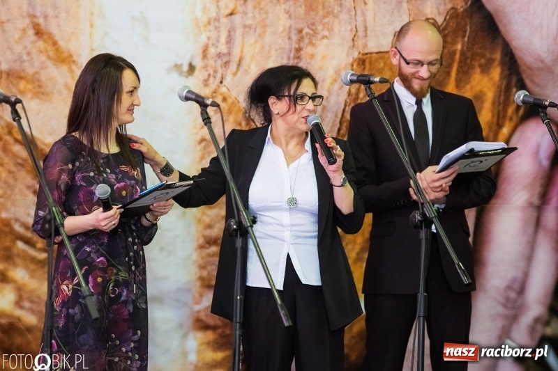 Zdjęcie w galerii na portalu naszraciborz.pl: W Bieńkowicach promowali pozytywne wartości wiadomości z regionu