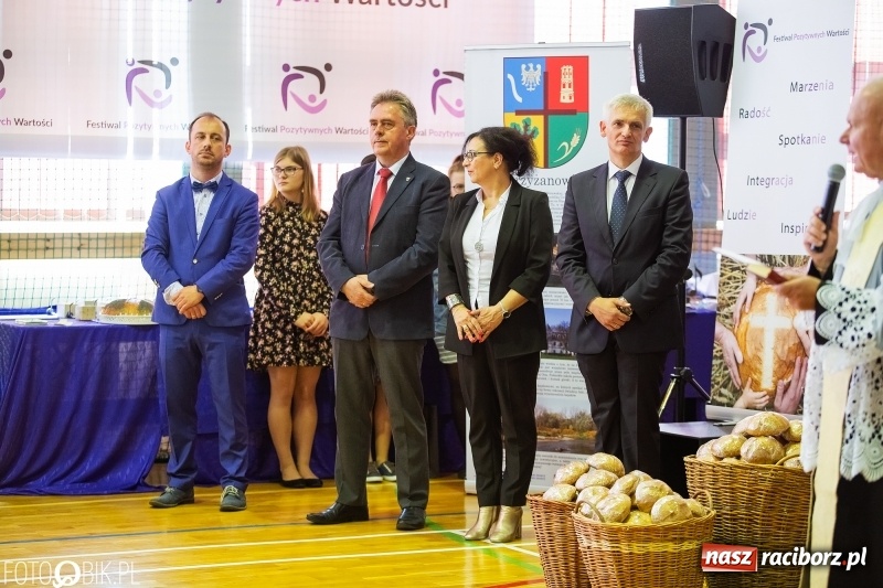 Zdjęcie w galerii na portalu naszraciborz.pl: W Bieńkowicach promowali pozytywne wartości wiadomości z regionu