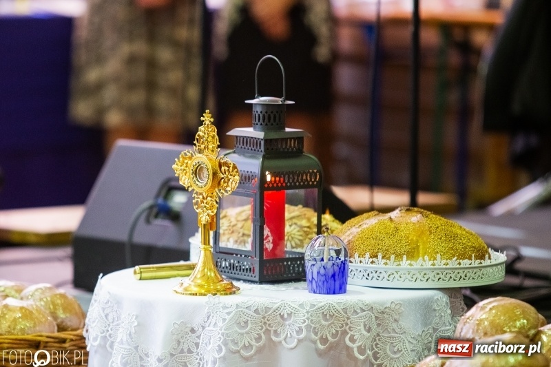 Zdjęcie w galerii na portalu naszraciborz.pl: W Bieńkowicach promowali pozytywne wartości wiadomości z regionu