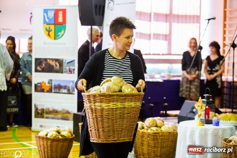 Zdjęcie w galerii na portalu naszraciborz.pl: W Bieńkowicach promowali pozytywne wartości wiadomości z regionu