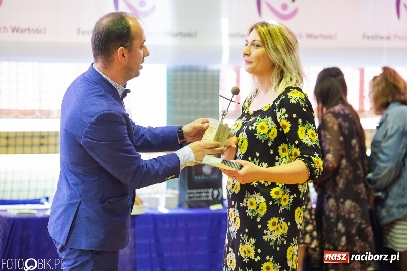 Zdjęcie w galerii na portalu naszraciborz.pl: W Bieńkowicach promowali pozytywne wartości wiadomości z regionu