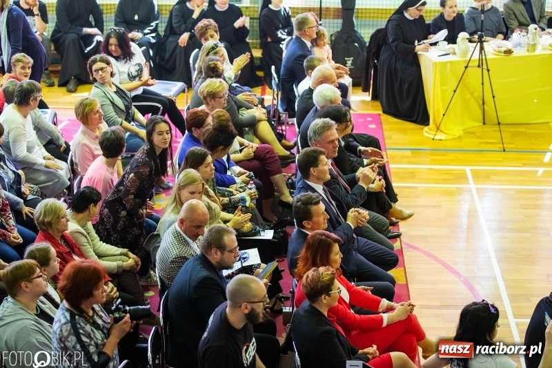 Zdjęcie w galerii na portalu naszraciborz.pl: W Bieńkowicach promowali pozytywne wartości wiadomości z regionu