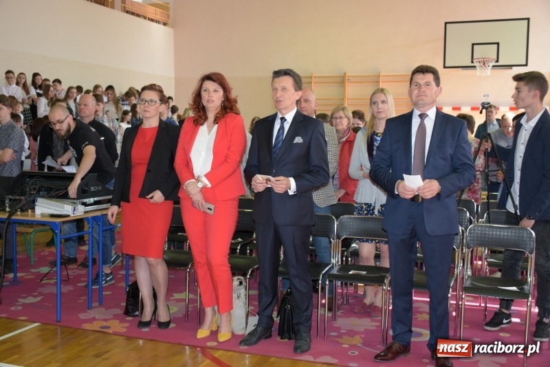 Zdjęcie w galerii na portalu naszraciborz.pl: W Bieńkowicach promowali pozytywne wartości wiadomości z regionu