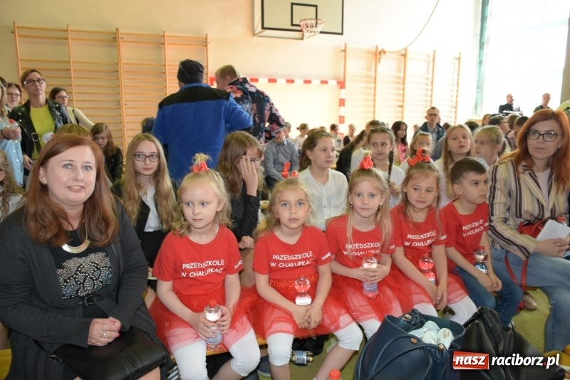 Zdjęcie w galerii na portalu naszraciborz.pl: W Bieńkowicach promowali pozytywne wartości wiadomości z regionu