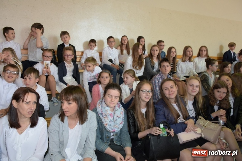 Zdjęcie w galerii na portalu naszraciborz.pl: W Bieńkowicach promowali pozytywne wartości wiadomości z regionu