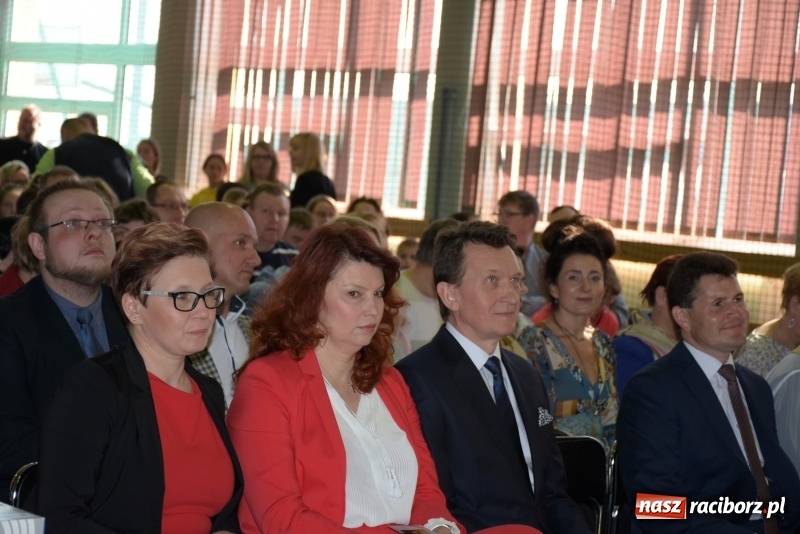 Zdjęcie w galerii na portalu naszraciborz.pl: W Bieńkowicach promowali pozytywne wartości wiadomości z regionu