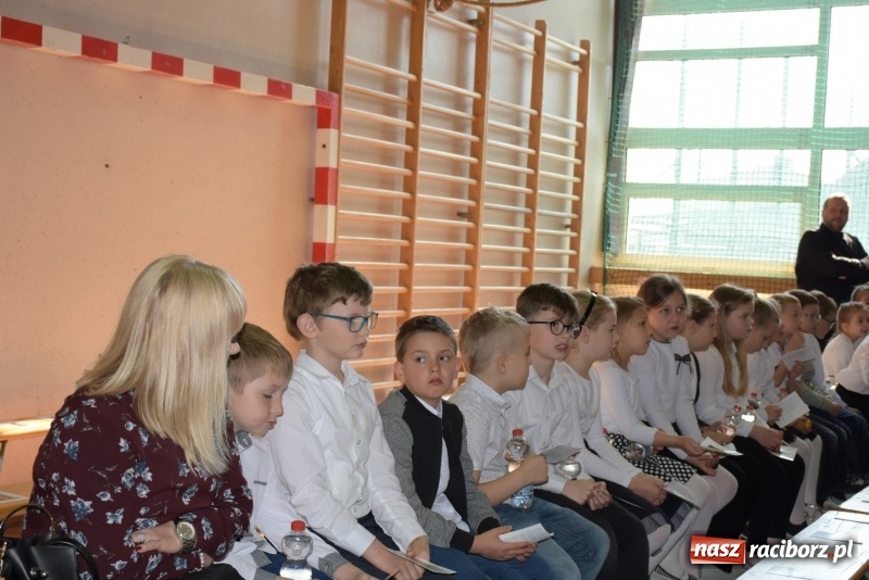 Zdjęcie w galerii na portalu naszraciborz.pl: W Bieńkowicach promowali pozytywne wartości wiadomości z regionu