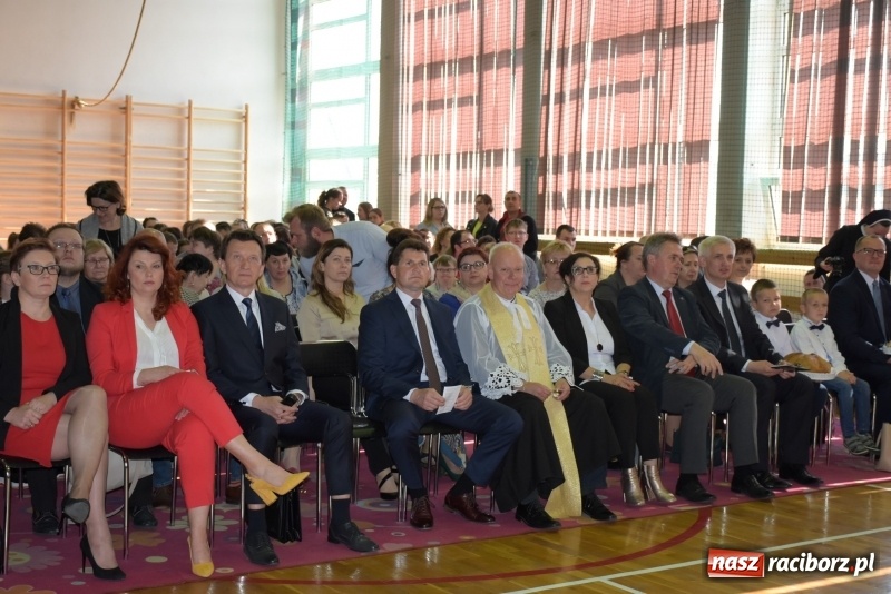 Zdjęcie w galerii na portalu naszraciborz.pl: W Bieńkowicach promowali pozytywne wartości wiadomości z regionu