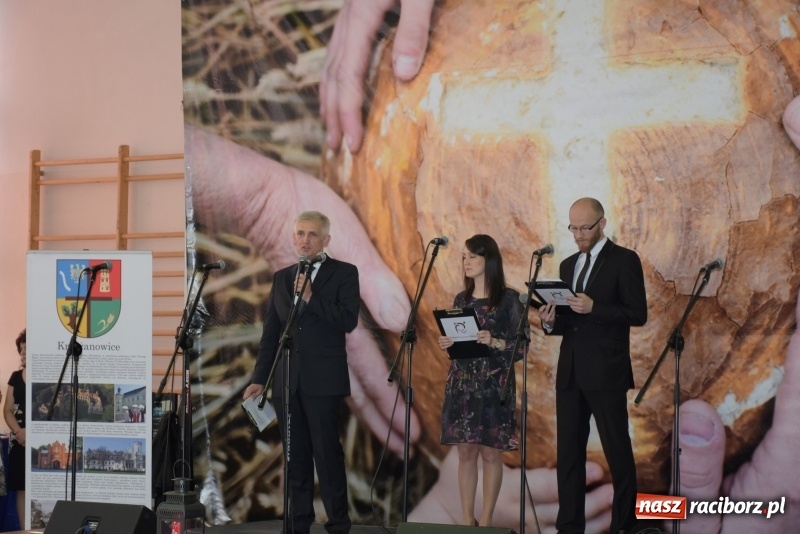 Zdjęcie w galerii na portalu naszraciborz.pl: W Bieńkowicach promowali pozytywne wartości wiadomości z regionu