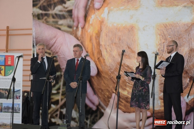 Zdjęcie w galerii na portalu naszraciborz.pl: W Bieńkowicach promowali pozytywne wartości wiadomości z regionu