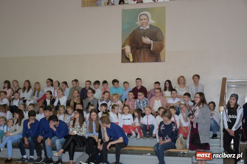 Zdjęcie w galerii na portalu naszraciborz.pl: W Bieńkowicach promowali pozytywne wartości wiadomości z regionu