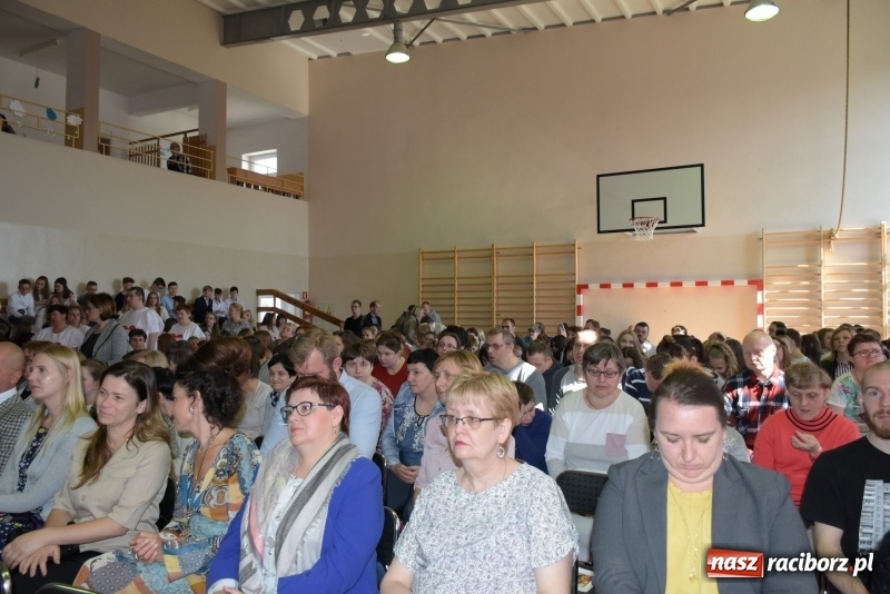 Zdjęcie w galerii na portalu naszraciborz.pl: W Bieńkowicach promowali pozytywne wartości wiadomości z regionu