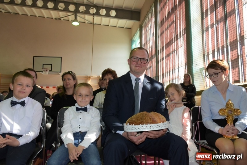 Zdjęcie w galerii na portalu naszraciborz.pl: W Bieńkowicach promowali pozytywne wartości wiadomości z regionu