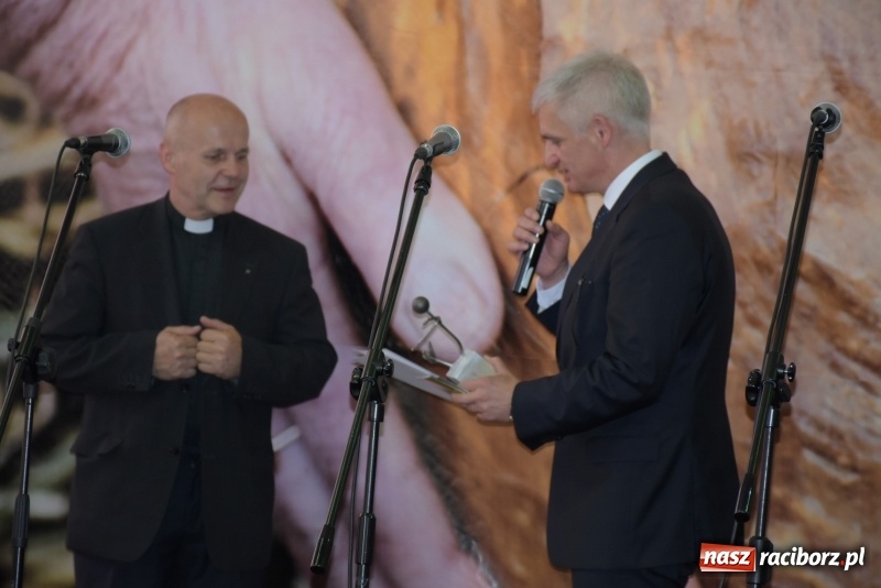 Zdjęcie w galerii na portalu naszraciborz.pl: W Bieńkowicach promowali pozytywne wartości wiadomości z regionu