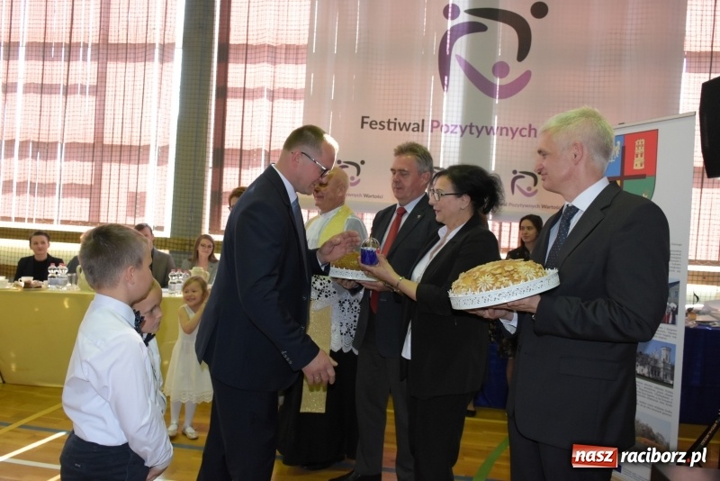 Zdjęcie w galerii na portalu naszraciborz.pl: W Bieńkowicach promowali pozytywne wartości wiadomości z regionu