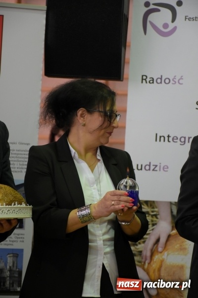 Zdjęcie w galerii na portalu naszraciborz.pl: W Bieńkowicach promowali pozytywne wartości wiadomości z regionu