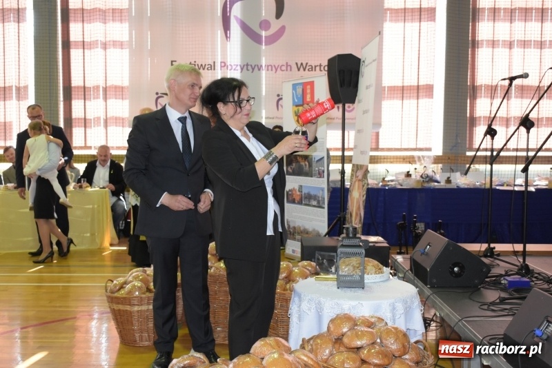 Zdjęcie w galerii na portalu naszraciborz.pl: W Bieńkowicach promowali pozytywne wartości wiadomości z regionu