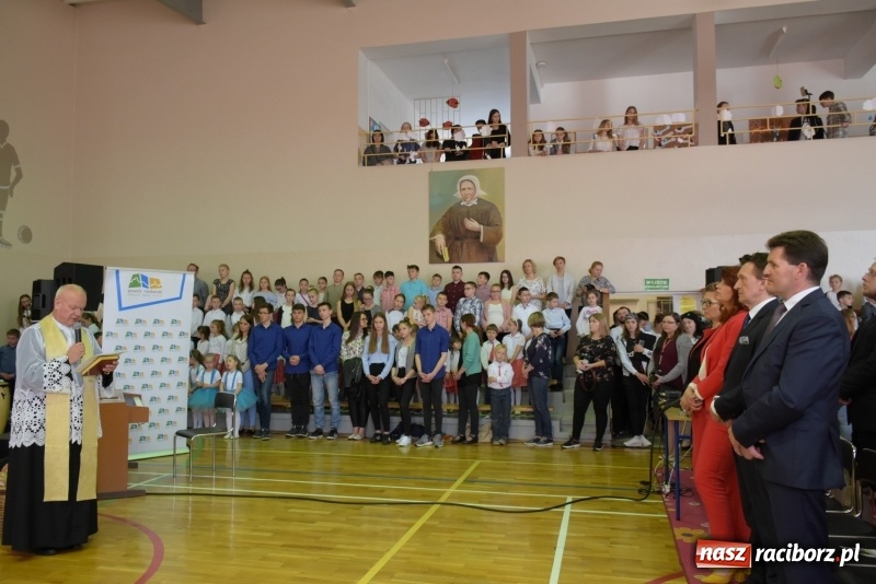 Zdjęcie w galerii na portalu naszraciborz.pl: W Bieńkowicach promowali pozytywne wartości wiadomości z regionu