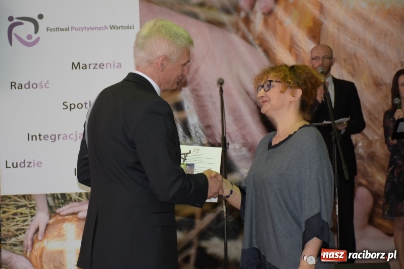 Zdjęcie w galerii na portalu naszraciborz.pl: W Bieńkowicach promowali pozytywne wartości wiadomości z regionu