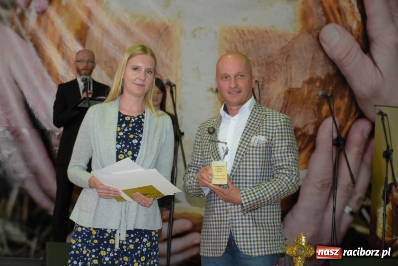 Zdjęcie w galerii na portalu naszraciborz.pl: W Bieńkowicach promowali pozytywne wartości wiadomości z regionu