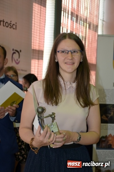 Zdjęcie w galerii na portalu naszraciborz.pl: W Bieńkowicach promowali pozytywne wartości wiadomości z regionu