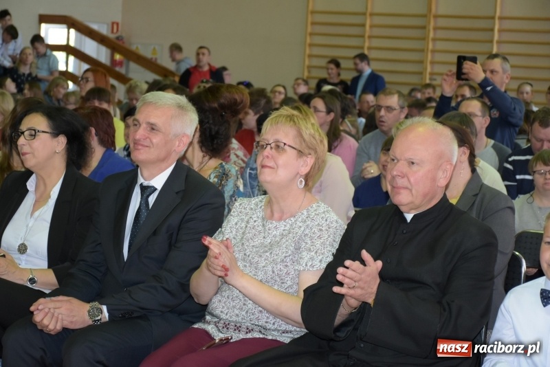 Zdjęcie w galerii na portalu naszraciborz.pl: W Bieńkowicach promowali pozytywne wartości wiadomości z regionu