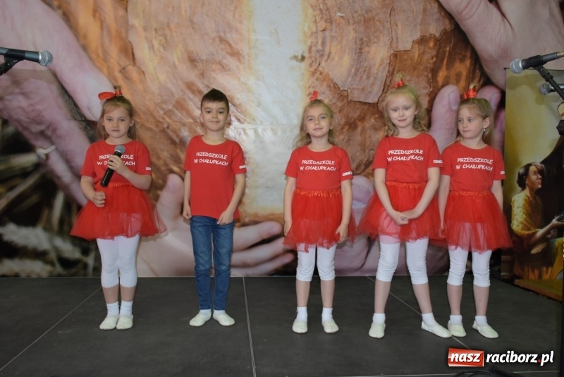 Zdjęcie w galerii na portalu naszraciborz.pl: W Bieńkowicach promowali pozytywne wartości wiadomości z regionu