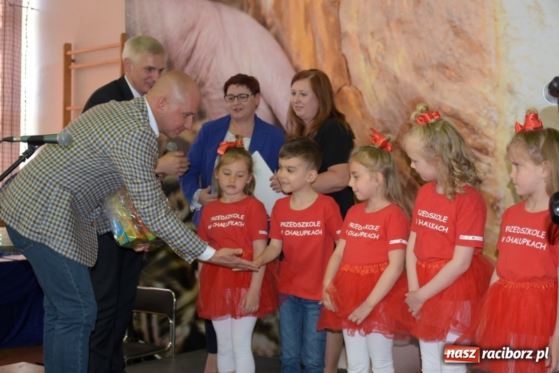 Zdjęcie w galerii na portalu naszraciborz.pl: W Bieńkowicach promowali pozytywne wartości wiadomości z regionu