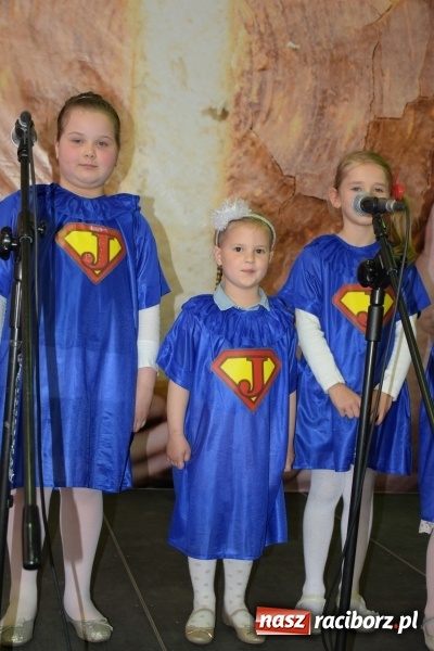 Zdjęcie w galerii na portalu naszraciborz.pl: W Bieńkowicach promowali pozytywne wartości wiadomości z regionu