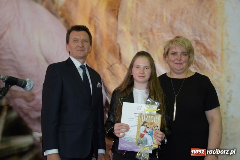 Zdjęcie w galerii na portalu naszraciborz.pl: W Bieńkowicach promowali pozytywne wartości wiadomości z regionu