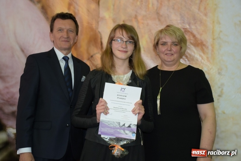 Zdjęcie w galerii na portalu naszraciborz.pl: W Bieńkowicach promowali pozytywne wartości wiadomości z regionu