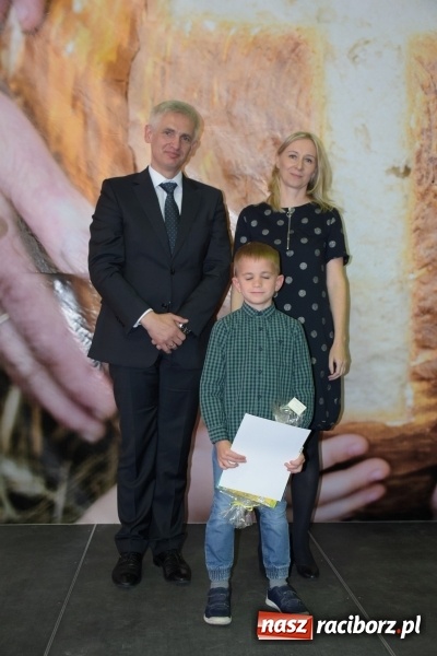 Zdjęcie w galerii na portalu naszraciborz.pl: W Bieńkowicach promowali pozytywne wartości wiadomości z regionu