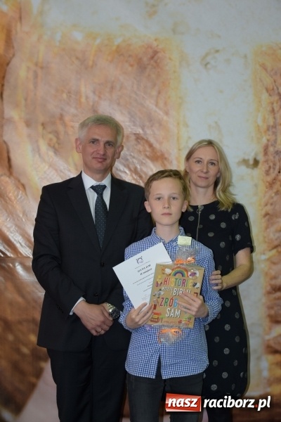 Zdjęcie w galerii na portalu naszraciborz.pl: W Bieńkowicach promowali pozytywne wartości wiadomości z regionu