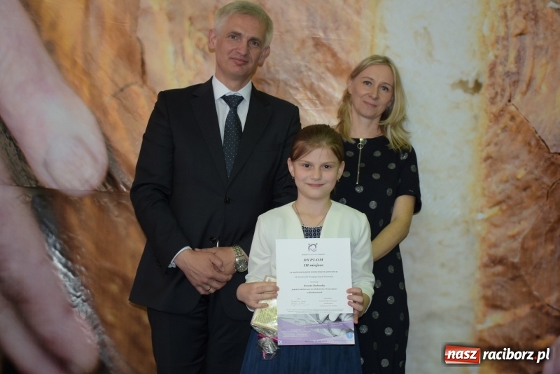 Zdjęcie w galerii na portalu naszraciborz.pl: W Bieńkowicach promowali pozytywne wartości wiadomości z regionu