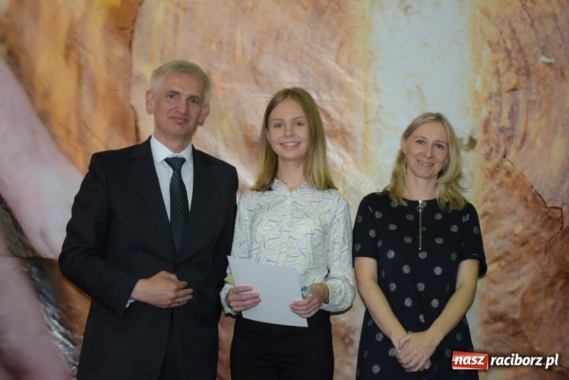 Zdjęcie w galerii na portalu naszraciborz.pl: W Bieńkowicach promowali pozytywne wartości wiadomości z regionu