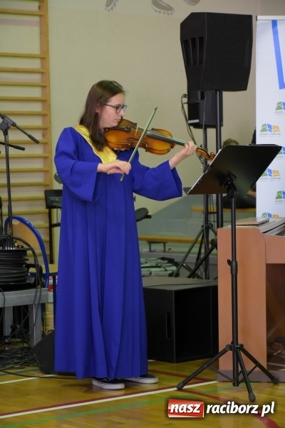 Zdjęcie w galerii na portalu naszraciborz.pl: W Bieńkowicach promowali pozytywne wartości wiadomości z regionu