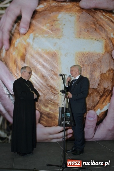 Zdjęcie w galerii na portalu naszraciborz.pl: W Bieńkowicach promowali pozytywne wartości wiadomości z regionu