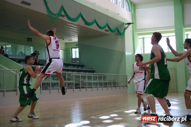 Zdjęcie w galerii na portalu naszraciborz.pl: Koszykówka - mistrz sezonu wiadomości z regionu
