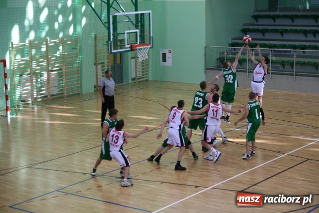 Zdjęcie w galerii na portalu naszraciborz.pl: Koszykówka - mistrz sezonu wiadomości z regionu