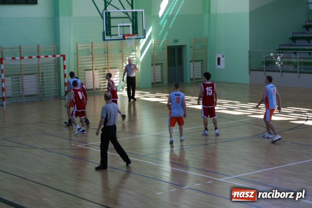 Zdjęcie w galerii na portalu naszraciborz.pl: Koszykówka - mistrz sezonu wiadomości z regionu