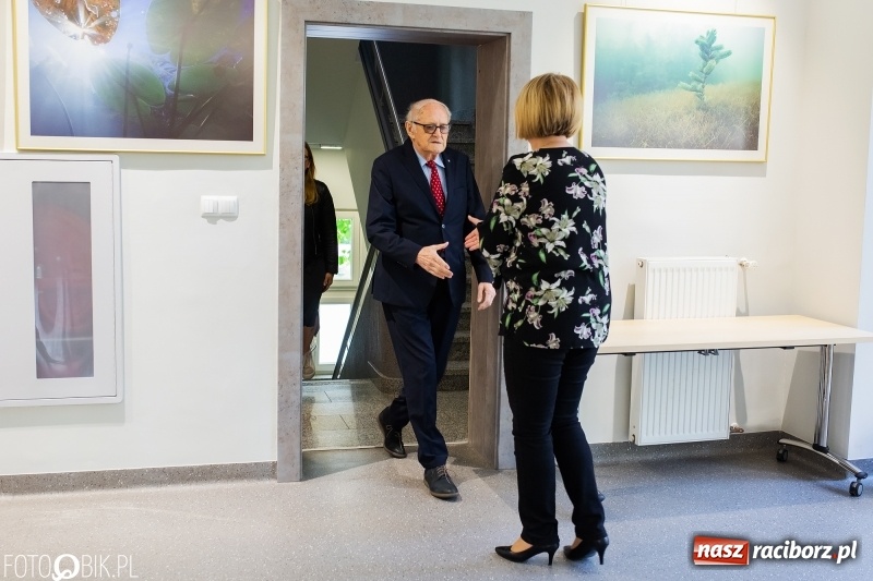 Zdjęcie w galerii na portalu naszraciborz.pl: Krzewienie ducha czytelnictwa to misja. Dzień Bibliotekarza w raciborskiej książnicy wiadomości z regionu