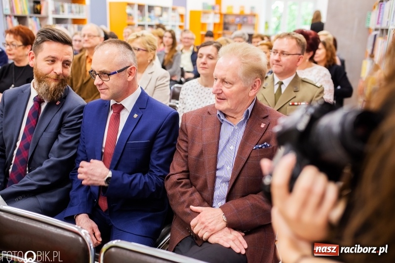 Zdjęcie w galerii na portalu naszraciborz.pl: Krzewienie ducha czytelnictwa to misja. Dzień Bibliotekarza w raciborskiej książnicy wiadomości z regionu