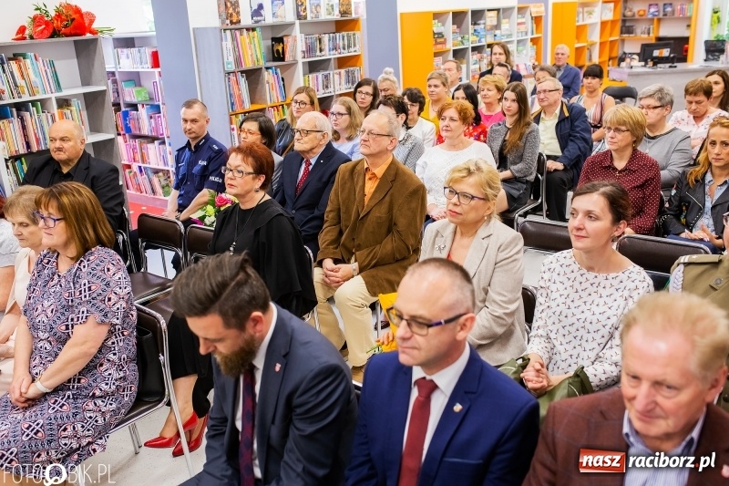 Zdjęcie w galerii na portalu naszraciborz.pl: Krzewienie ducha czytelnictwa to misja. Dzień Bibliotekarza w raciborskiej książnicy wiadomości z regionu